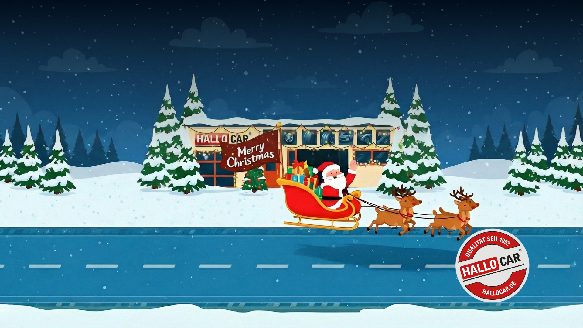 Weihnachtliche Winterlandschaft mit verschneiten Tannenbäumen, Santa Claus auf einem roten Schlitten mit Geschenken, gezogen von zwei Rentieren, vor einem festlich geschmückten Gebäude mit dem Schriftzug "HALLO CAR" und einem Schild mit der Aufschrift "Merry Christmas".